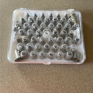 Wilton 1970 FULL decorating tip set